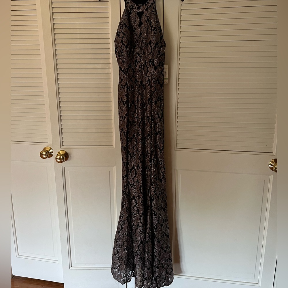 Dress - Picture 3 of 3